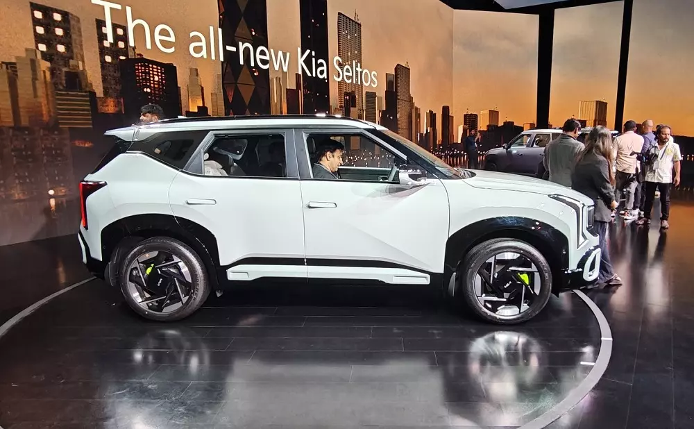 Kia Seltos 2026 nh&igrave;n từ b&ecirc;n h&ocirc;ng