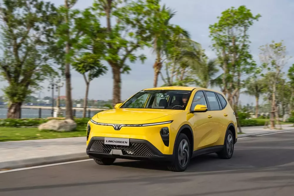 Limo Green b&aacute;n gần 10.000 xe trong th&aacute;ng 11/2025, gi&uacute;p VinFast lại ph&aacute; kỷ lục doanh số