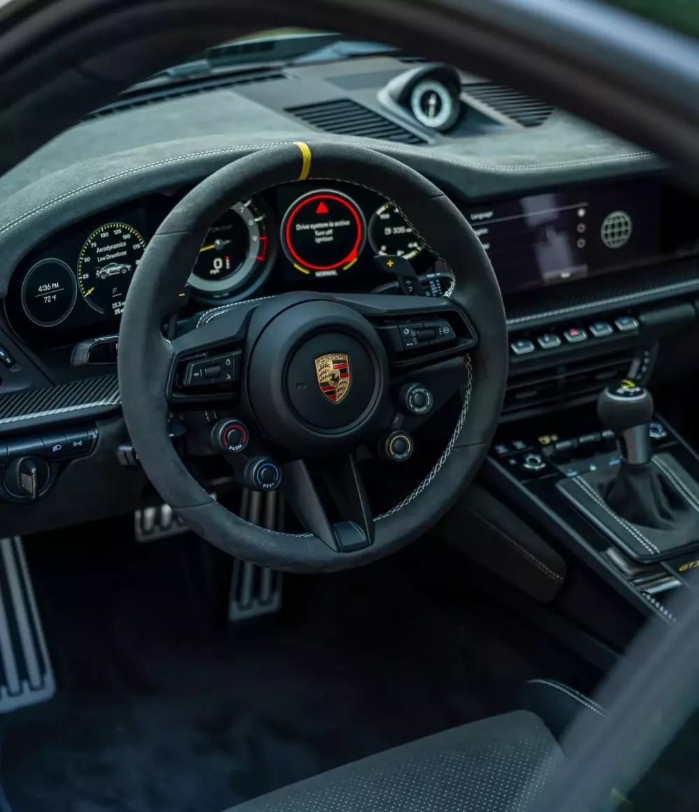 Porsche 911 GT3 RS 2025 chỉ mới chạy 29 km đã được bán chênh hơn 200%- Ảnh 10. Porsche 911 GT3 RS 2025 chỉ mới chạy 29 km đã được bán chênh hơn 200%- Ảnh 10.