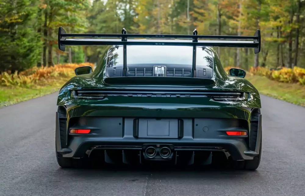 Porsche 911 GT3 RS 2025 chỉ mới chạy 29 km đã được bán chênh hơn 200%- Ảnh 6. Porsche 911 GT3 RS 2025 chỉ mới chạy 29 km đã được bán chênh hơn 200%- Ảnh 6.