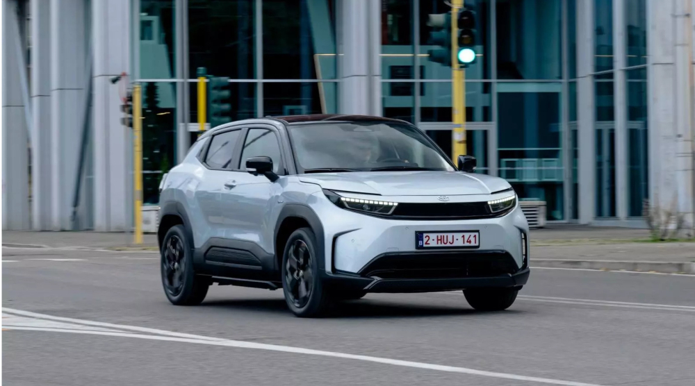 Toyota ra mắt mẫu xe đô thị hoàn toàn mới tại "lục địa già"- Ảnh 2. Toyota ra mắt mẫu xe đô thị hoàn toàn mới tại "lục địa già"- Ảnh 2.