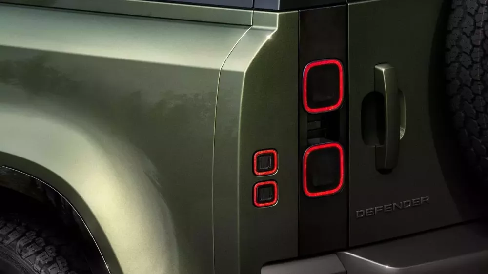 Land Rover Defender 2026 ra mắt tại Việt Nam: N&acirc;ng cấp giữa v&ograve;ng đời, gi&aacute; hơn 6,3 tỷ đồng- Ảnh 3.