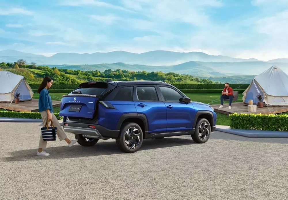 Suzuki Across được trang bị cảm biến đ&aacute; cốp