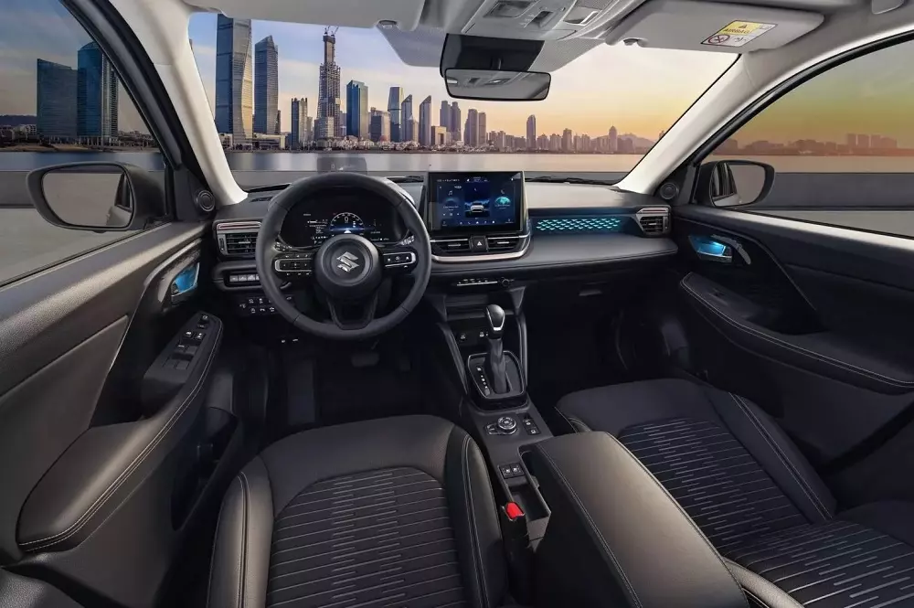 Suzuki Across được trang bị tay l&aacute;i thuận