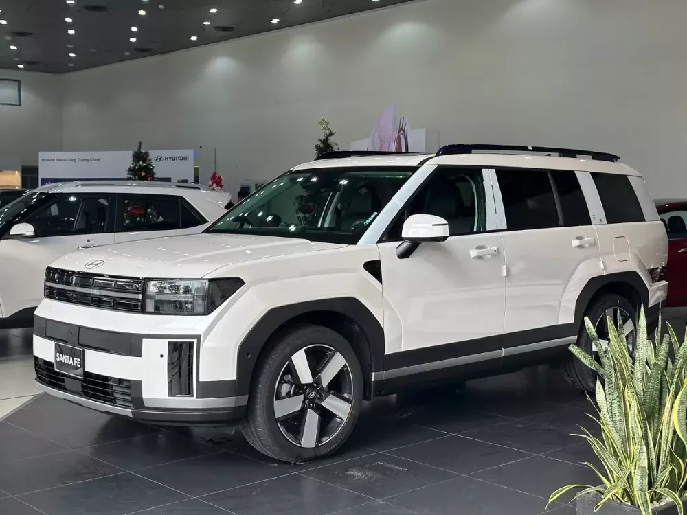 Hyundai Santa Fe Hybrid mới ra mắt Việt Nam đã giảm giá 50 triệu đồng Hyundai Santa Fe Hybrid mới ra mắt Việt Nam đã giảm giá 50 triệu đồng