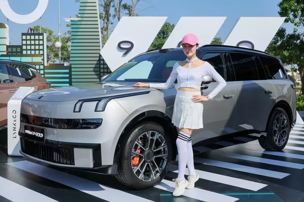 Lynk & Co 900 được trưng b&agrave;y tại Việt Nam