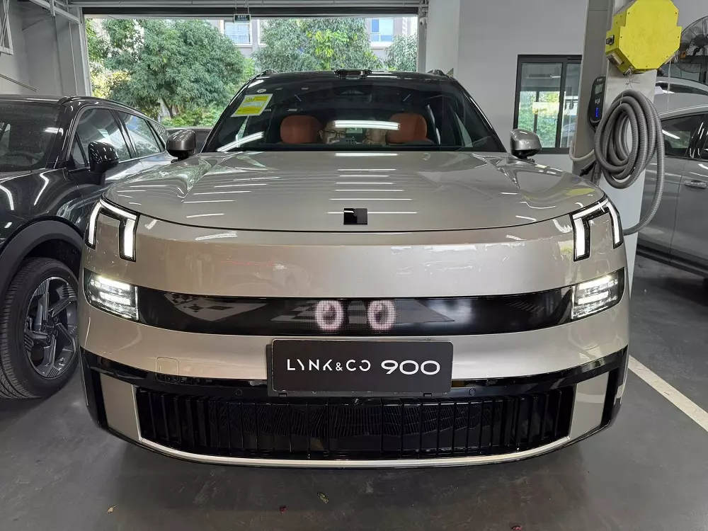 Cận cảnh đầu xe của Lynk & Co 900