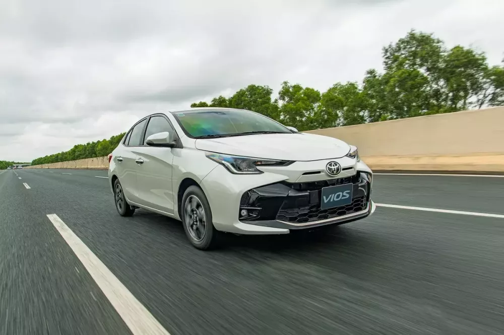 Toyota Vios và Veloz Cross bị giảm khuyến mãi trong tháng đầu tiên của năm 2026 - Ảnh 1. Toyota Vios và Veloz Cross bị giảm khuyến mãi trong tháng đầu tiên của năm 2026 - Ảnh 1.