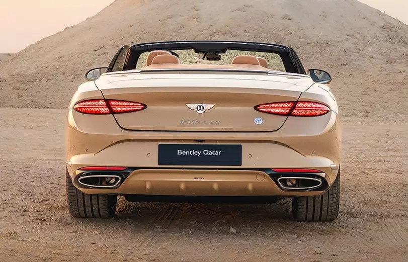 Chiếc Bentley mui trần độc nhất vô nhị này là sản phẩm mới nhất của Mulliner- Ảnh 2. Chiếc Bentley mui trần độc nhất vô nhị này là sản phẩm mới nhất của Mulliner- Ảnh 2.