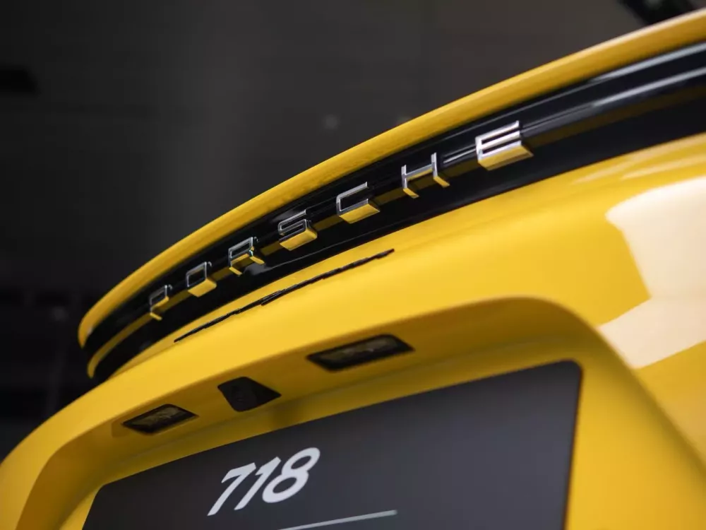 1 trong những chiếc xe Porsche 718 Cayman cuối c&ugrave;ng được b&agrave;n giao ở Việt Nam- Ảnh 4.