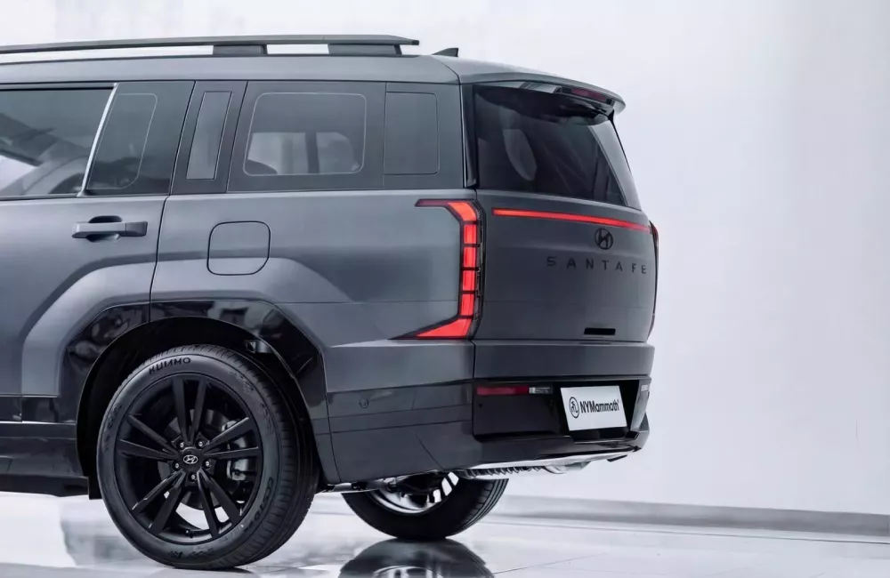 Liệu bạn c&oacute; th&iacute;ch kiểu đ&egrave;n hậu mới tr&ecirc;n Hyundai Santa Fe 2027?- Ảnh 2.