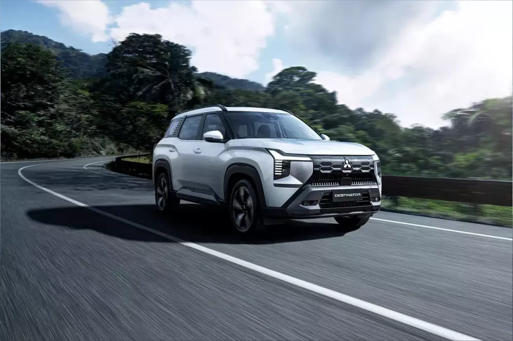 Gi&aacute; b&aacute;n thực tế của Mitsubishi Destinator tăng đ&aacute;ng kể tại đại l&yacute; Việt, khởi điểm từ 745 triệu đồng