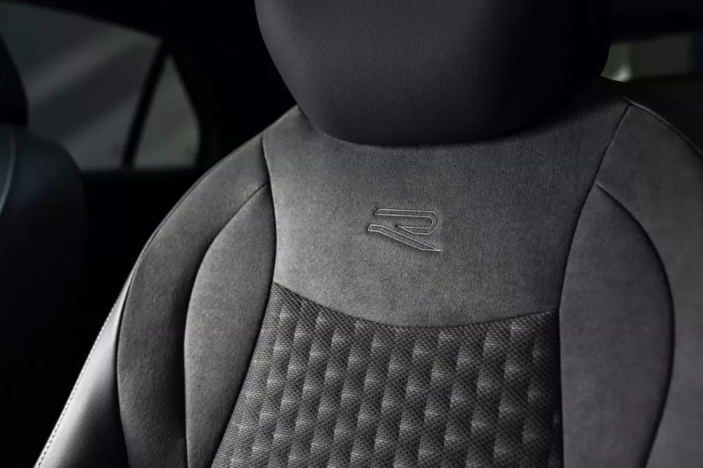 Cận cảnh Volkswagen T-Roc có giá từ 1,1 tỷ đồng, sẽ chỉ có tùy chọn động cơ 1.5 eTSI tại Anh- Ảnh 15. Cận cảnh Volkswagen T-Roc có giá từ 1,1 tỷ đồng, sẽ chỉ có tùy chọn động cơ 1.5 eTSI tại Anh- Ảnh 15.