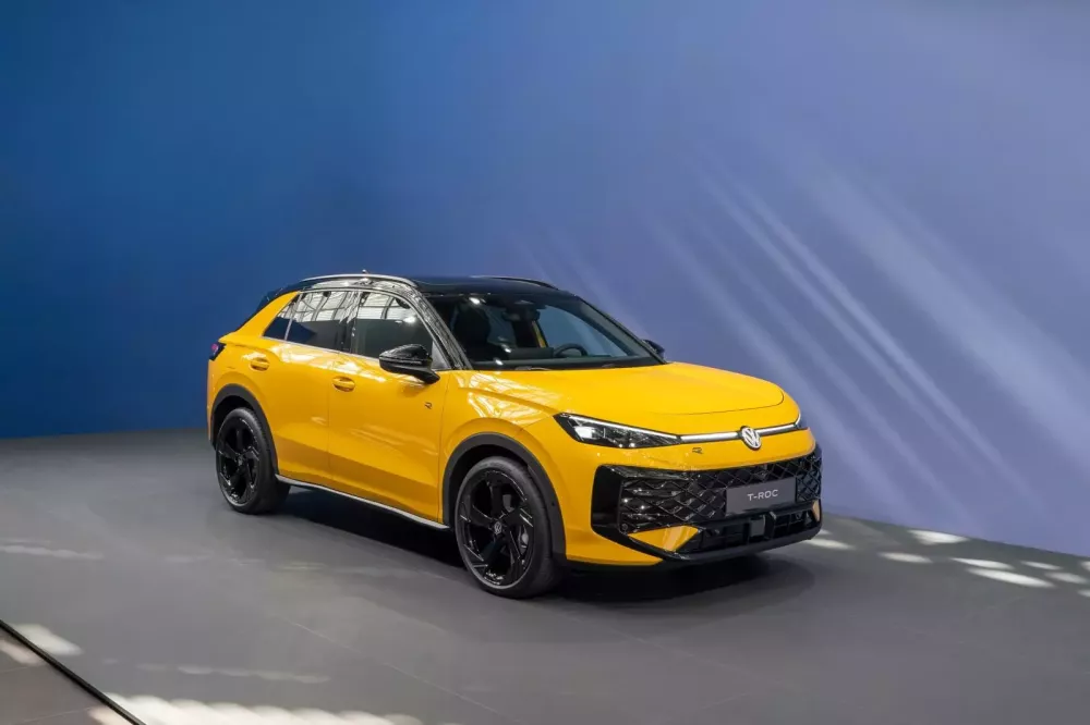 Cận cảnh Volkswagen T-Roc có giá từ 1,1 tỷ đồng, sẽ chỉ có tùy chọn động cơ 1.5 eTSI tại Anh- Ảnh 3. Cận cảnh Volkswagen T-Roc có giá từ 1,1 tỷ đồng, sẽ chỉ có tùy chọn động cơ 1.5 eTSI tại Anh- Ảnh 3.