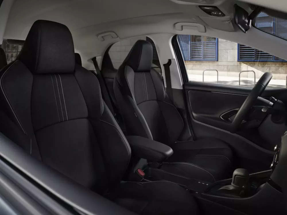 Toyota Yaris 2026 nhận được những n&acirc;ng cấp tinh tế cho năm sản xuất mới- Ảnh 4.