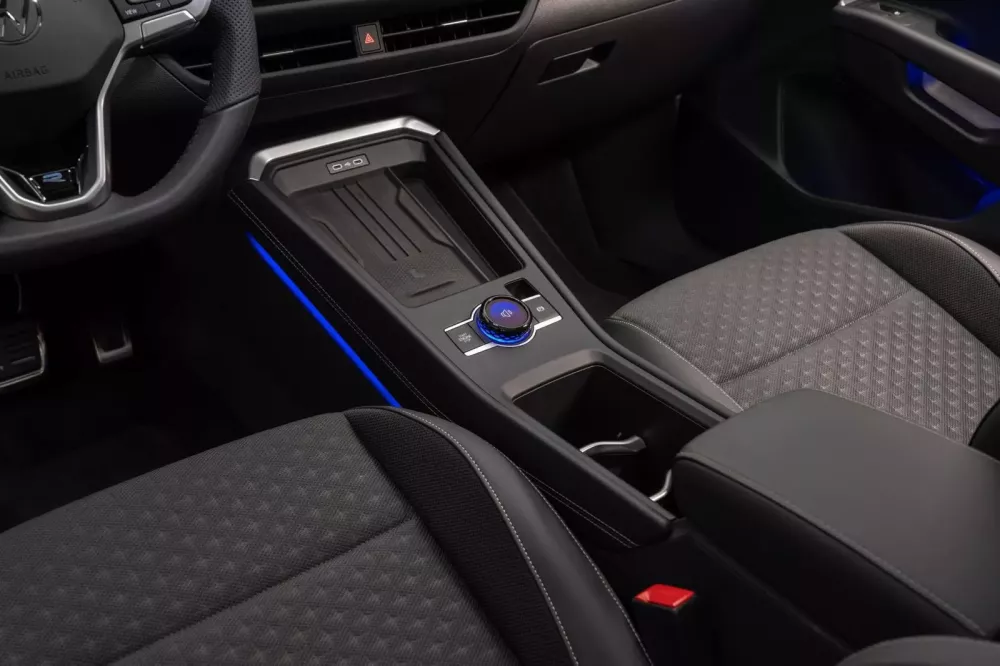 Cận cảnh Volkswagen T-Roc có giá từ 1,1 tỷ đồng, sẽ chỉ có tùy chọn động cơ 1.5 eTSI tại Anh- Ảnh 16. Cận cảnh Volkswagen T-Roc có giá từ 1,1 tỷ đồng, sẽ chỉ có tùy chọn động cơ 1.5 eTSI tại Anh- Ảnh 16.