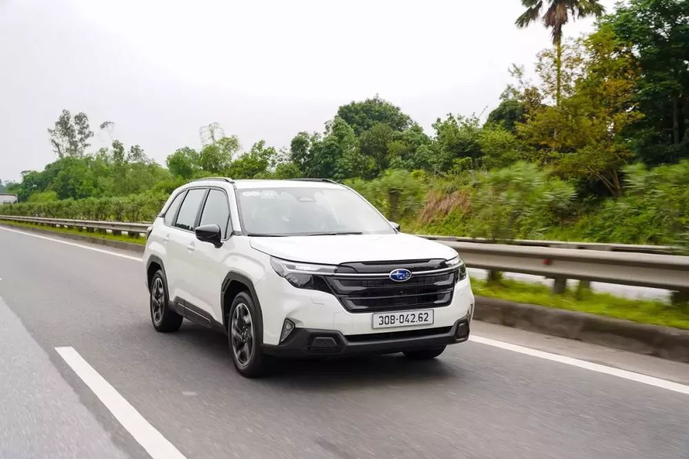 Chưa bán hết xe đời cũ, Subaru giảm giá hơn 300 triệu đồng cho Forester để xả hàng - Ảnh 2. Chưa bán hết xe đời cũ, Subaru giảm giá hơn 300 triệu đồng cho Forester để xả hàng - Ảnh 2.