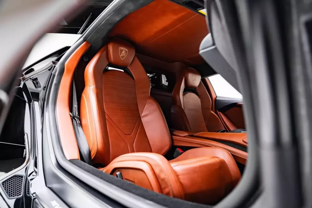 B&ograve; t&oacute;t Lamborghini Revuelto n&agrave;y c&oacute; m&agrave;u sơn hơn 200 triệu đồng, kh&aacute;ch trả 17,1 tỷ đồng nhưng...- Ảnh 7.