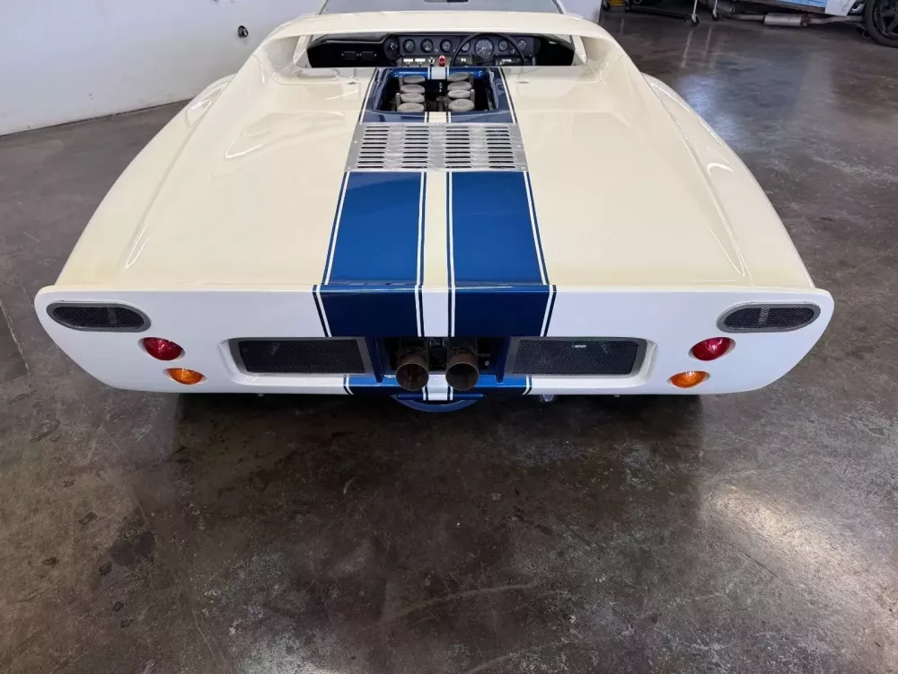 Ford GT40 Le Mans Prototype chính hãng năm 1965 đang được rao bán, giá bằng biệt thự triệu USD- Ảnh 7. Ford GT40 Le Mans Prototype chính hãng năm 1965 đang được rao bán, giá bằng biệt thự triệu USD- Ảnh 7.