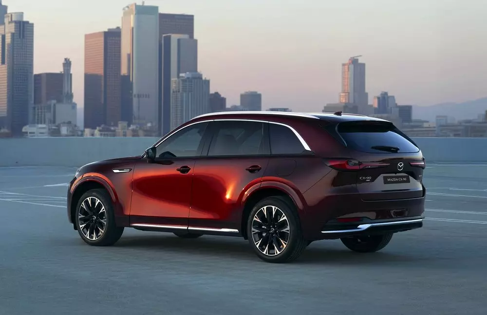 Mazda CX-90 sẽ được b&aacute;n tại Việt Nam v&agrave;o th&aacute;ng 4/2026.