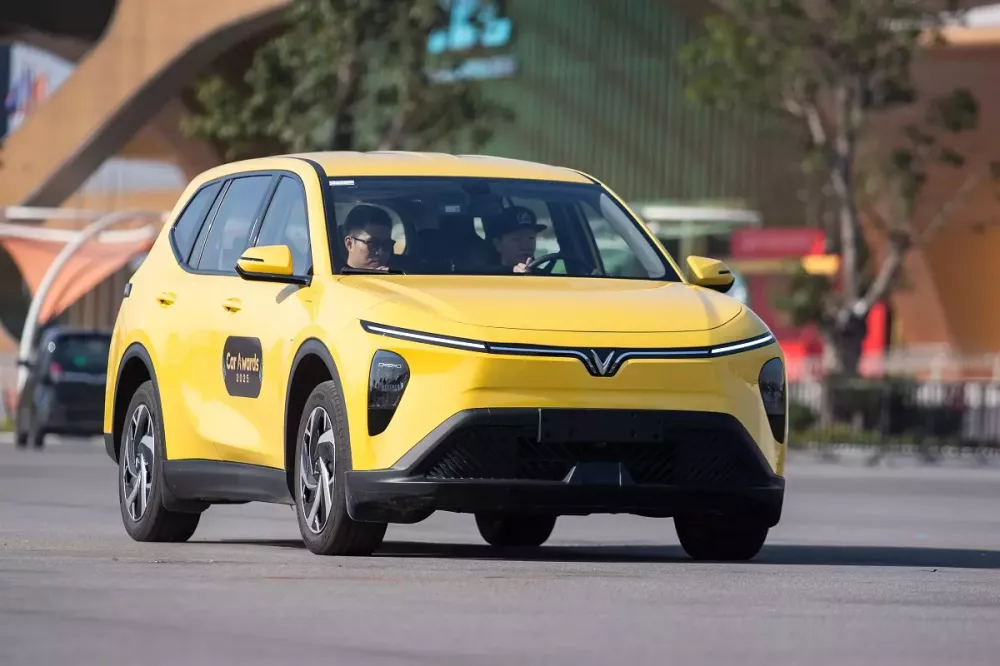 10 &ocirc; t&ocirc; b&aacute;n chạy nhất Việt Nam trong th&aacute;ng 12/2025: Mitsubishi Destinator lọt top ngay sau khi ra mắt - Ảnh 1.