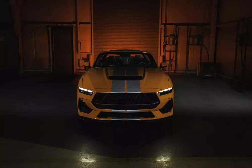 Shelby hồi sinh d&ograve;ng xe GT350 mui trần: Gi&aacute; khởi điểm từ 127.000 đ&ocirc; la v&agrave; c&ocirc;ng suất l&ecirc;n đến 810 m&atilde; lực- Ảnh 1.