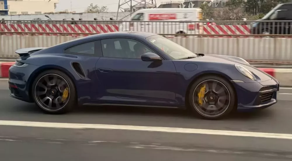 Porsche 911 Turbo S 992 m&agrave;u độc của doanh nh&acirc;n TP.HCM k&iacute;n tiếng- Ảnh 2.