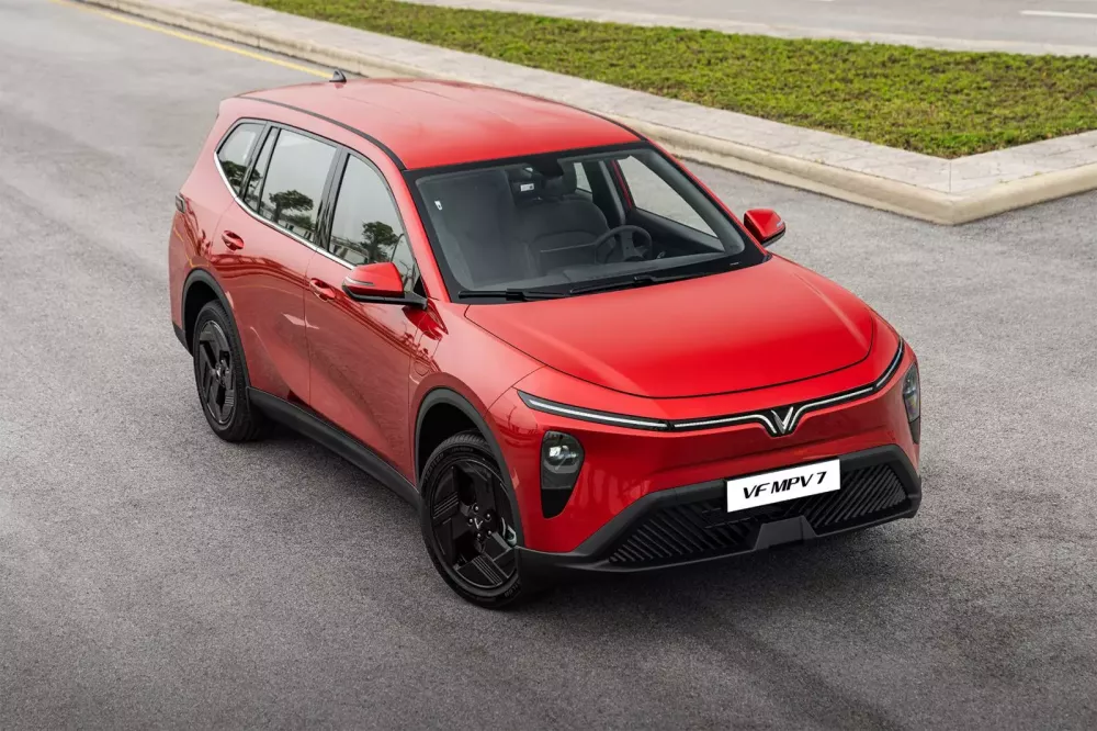 VinFast ra mắt VF MPV 7: Bản n&acirc;ng cấp của Limo Green, d&agrave;nh cho gia đ&igrave;nh, gi&aacute; 819 triệu đồng- Ảnh 1.