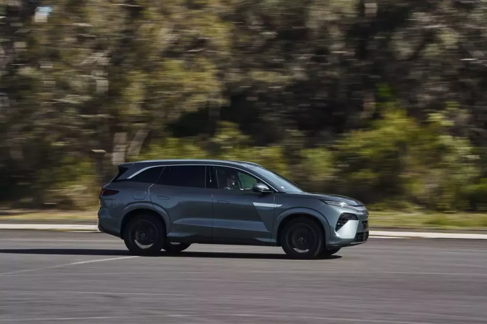 BYD Sealion 8 ch&iacute;nh thức ra mắt xứ sở chuột t&uacute;i với mức gi&aacute; từ 1 tỷ đồng- Ảnh 3.