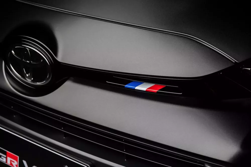 Cận cảnh Toyota GR Yaris Sebastien Ogier: Phi&ecirc;n bản tri &acirc;n d&agrave;nh cho tay đua WRC, giới hạn 200 chiếc- Ảnh 4.