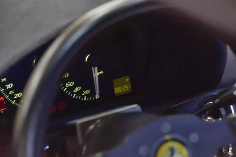 Ferrari F50 đời 1995 chỉ mới lăn bánh 406 km đã được ai đó mua với giá 320 tỷ đồng- Ảnh 12. Ferrari F50 đời 1995 chỉ mới lăn bánh 406 km đã được ai đó mua với giá 320 tỷ đồng- Ảnh 12.