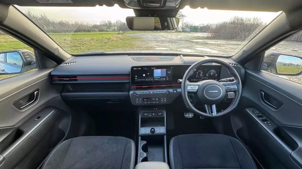 V&igrave; sao người Anh lại "ph&aacute;t cuồng" với xe điện Hyundai Kona?- Ảnh 6.