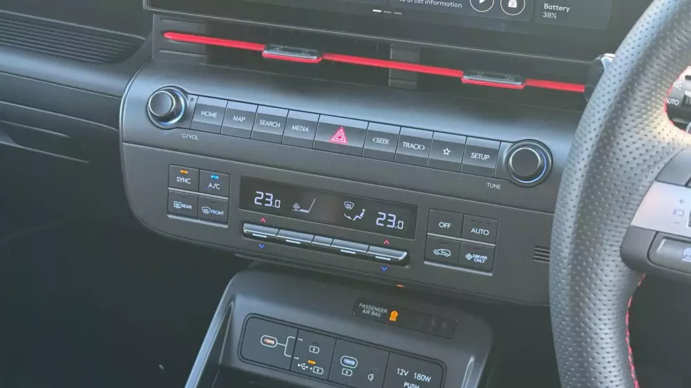 V&igrave; sao người Anh lại "ph&aacute;t cuồng" với xe điện Hyundai Kona?- Ảnh 13.