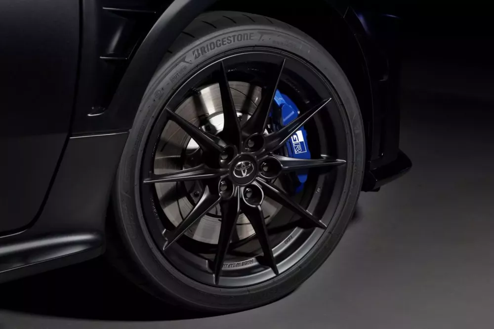 Cận cảnh Toyota GR Yaris Sebastien Ogier: Phi&ecirc;n bản tri &acirc;n d&agrave;nh cho tay đua WRC, giới hạn 200 chiếc- Ảnh 6.