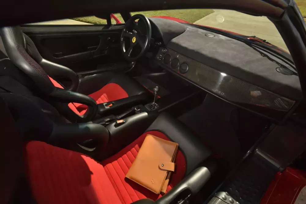 Ferrari F50 đời 1995 chỉ mới lăn bánh 406 km đã được ai đó mua với giá 320 tỷ đồng- Ảnh 11. Ferrari F50 đời 1995 chỉ mới lăn bánh 406 km đã được ai đó mua với giá 320 tỷ đồng- Ảnh 11.