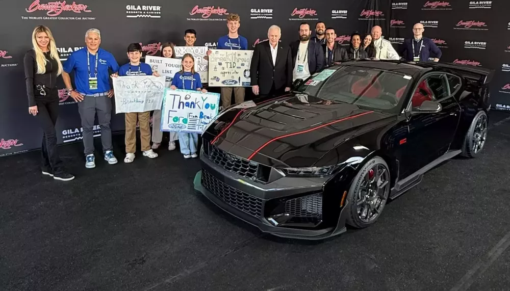 Chiếc Ford Mustang Dark Horse SC đầu ti&ecirc;n được b&aacute;n với gi&aacute; 1,25 triệu đ&ocirc; la- Ảnh 2.