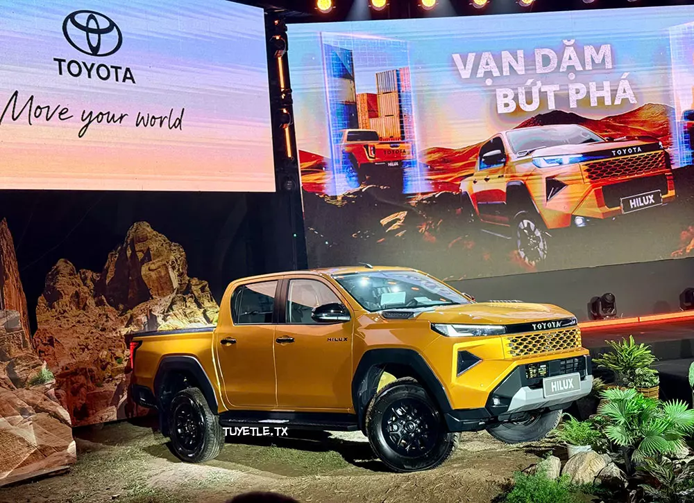 Toyota Hilux 202Từ bản 1 cầu số tự động trở l&ecirc;n, Toyota Hilux 2026 mới c&oacute; đ&egrave;n sương m&ugrave; trước.6 bản cao cấp nhất d&ugrave;ng m&acirc;m phối 2 m&agrave;u ấn tượng hơn.