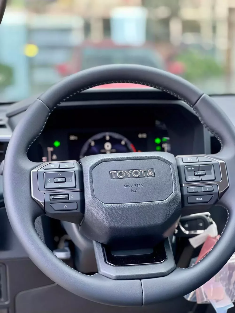 V&ocirc; lăng của Toyota Hilux 2026 giống với Land Cruiser Prado mới