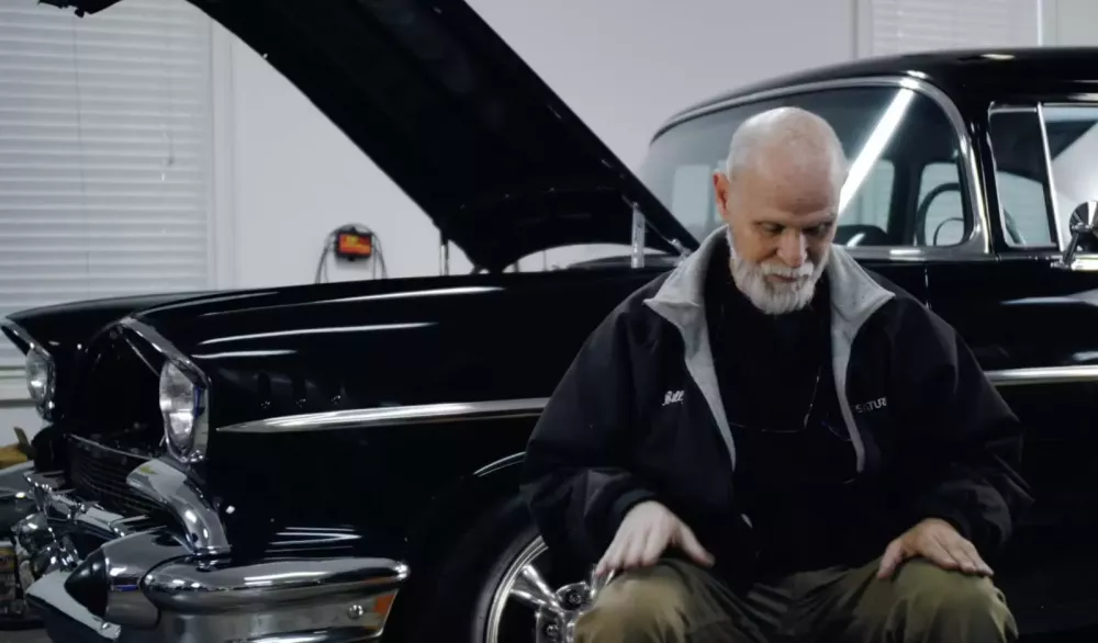 Mua Chevrolet 210 với gi&aacute; 375 đ&ocirc; la l&uacute;c 16 tuổi, 58 năm sau, vẫn l&aacute;i bạn gi&agrave; tr&ecirc;n mọi nẻo đường- Ảnh 1.