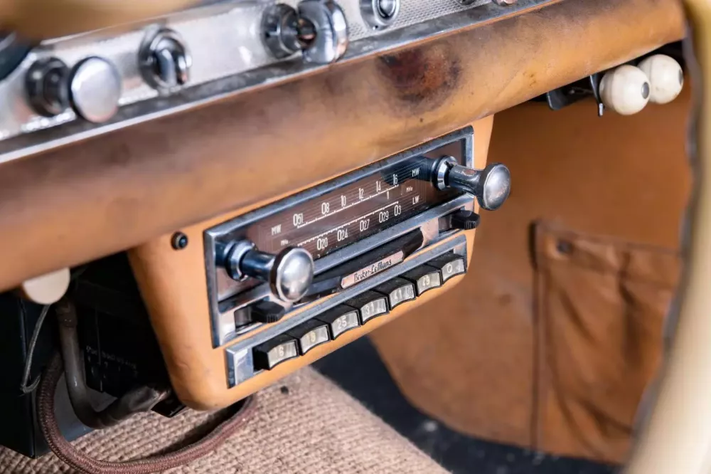 Đừng nhìn chiếc Mercedes-Benz 300 SL Gullwing đầy bụi bặm này mà nghĩ rẻ, ai đó đã bỏ ra 136 tỷ đồng để sở hữu- Ảnh 9. Đừng nhìn chiếc Mercedes-Benz 300 SL Gullwing đầy bụi bặm này mà nghĩ rẻ, ai đó đã bỏ ra 136 tỷ đồng để sở hữu- Ảnh 9.