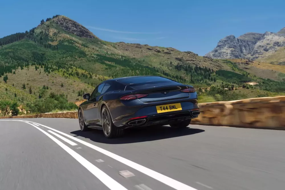 Bentley Continental GT S thế hệ mới ra mắt: Bỏ m&aacute;y W12 để chuyển sang hệ thống hybrid- Ảnh 3.