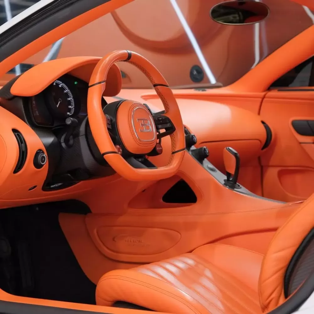 Đại l&yacute; xe hơi tại Miami muốn b&aacute;n cho bạn chiếc Bugatti Chiron Pur Sport- Ảnh 8.