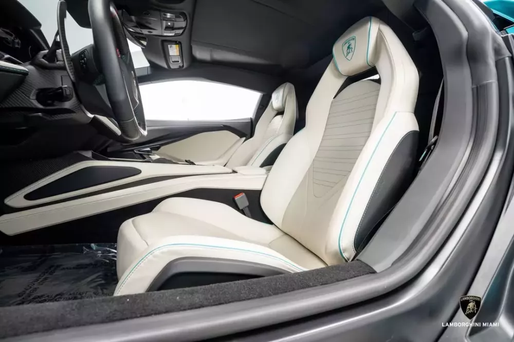 Lamborghini Revuelto m&agrave;u Blu Glauco đang chờ bạn bay đến Miami để rước về- Ảnh 6.