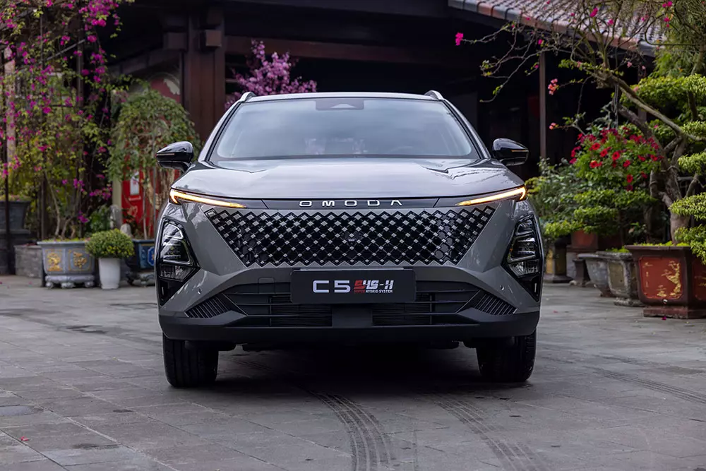Omoda C5 Hybrid đặt ch&acirc;n đến Việt Nam, c&oacute; thể chạy 930 km chỉ với 1 b&igrave;nh xăng - Ảnh 3.