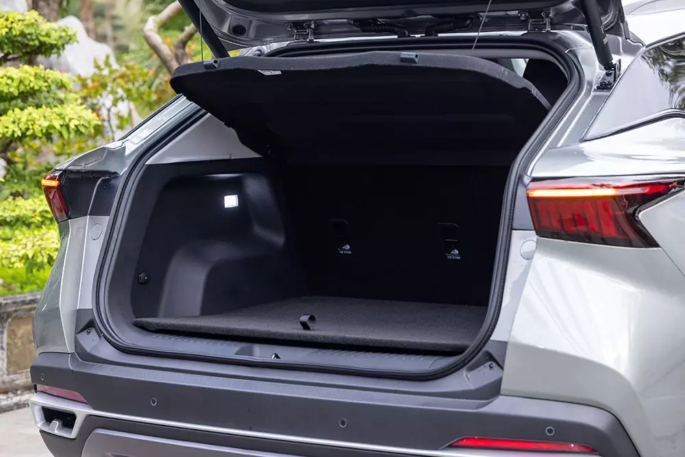 Omoda C5 Hybrid đặt ch&acirc;n đến Việt Nam, c&oacute; thể chạy 930 km chỉ với 1 b&igrave;nh xăng - Ảnh 11.