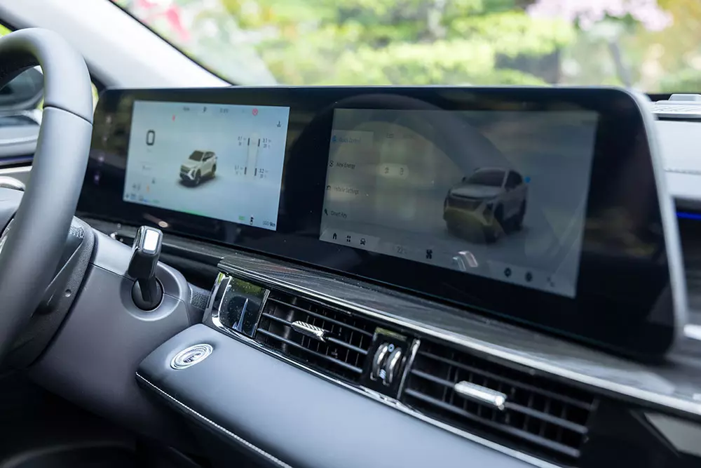 Omoda C5 Hybrid đặt ch&acirc;n đến Việt Nam, c&oacute; thể chạy 930 km chỉ với 1 b&igrave;nh xăng - Ảnh 9.