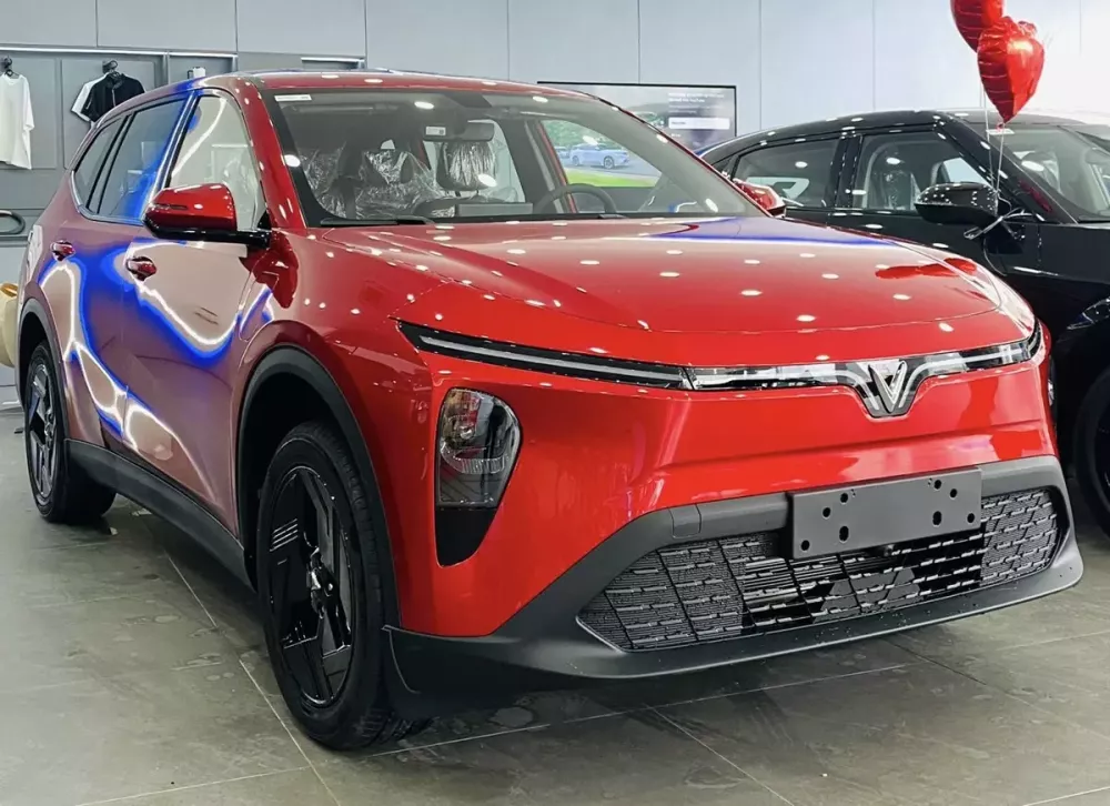 Xe gia đ&igrave;nh VinFast VF MPV 7 đ&atilde; c&oacute; mặt tại đại l&yacute;, chờ giao đến tay người Việt - Ảnh 1.