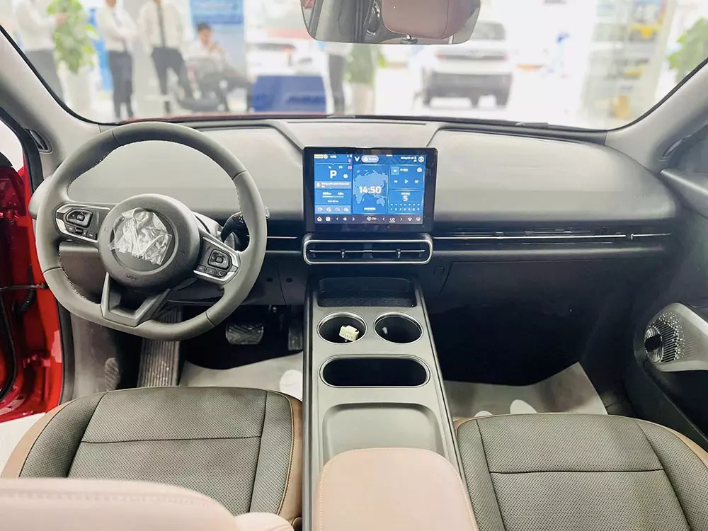 Xe gia đ&igrave;nh VinFast VF MPV 7 đ&atilde; c&oacute; mặt tại đại l&yacute;, chờ giao đến tay người Việt - Ảnh 6.