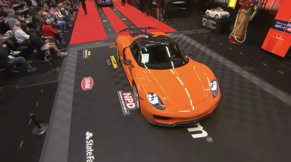 "Qua" Vũ sẽ rất vui khi biết chiếc Porsche 918 Spyder n&agrave;y mới được b&aacute;n hơn 6 triệu USD- Ảnh 1.