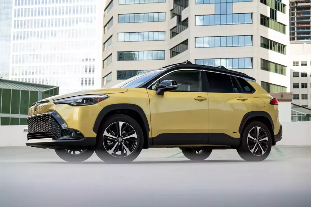 Thay v&igrave; &ocirc; t&ocirc; điện, Toyota lại dồn lực sản xuất xe hybrid